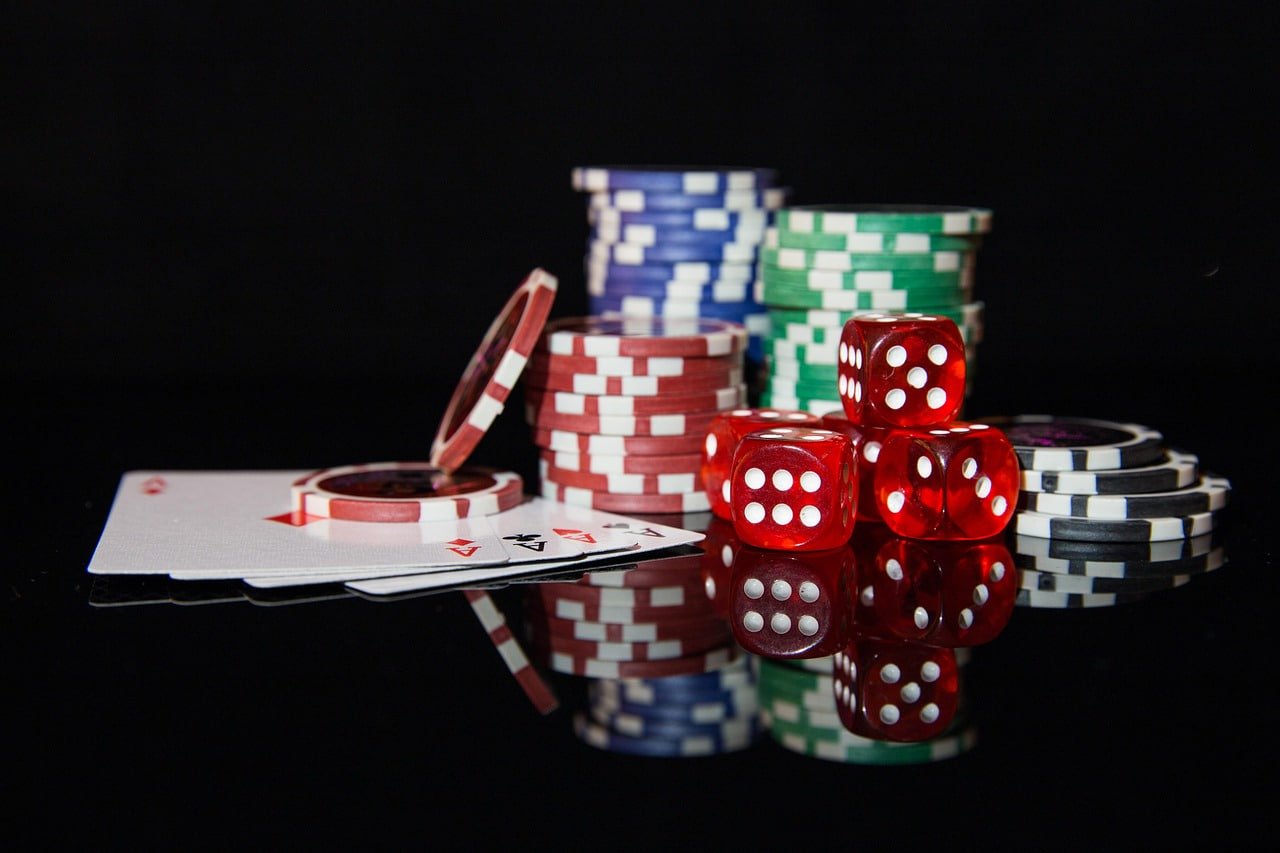 naa77 Kasino meja baccarat dan blackjack virtual dengan tampilan realistis dan antarmuka modern
